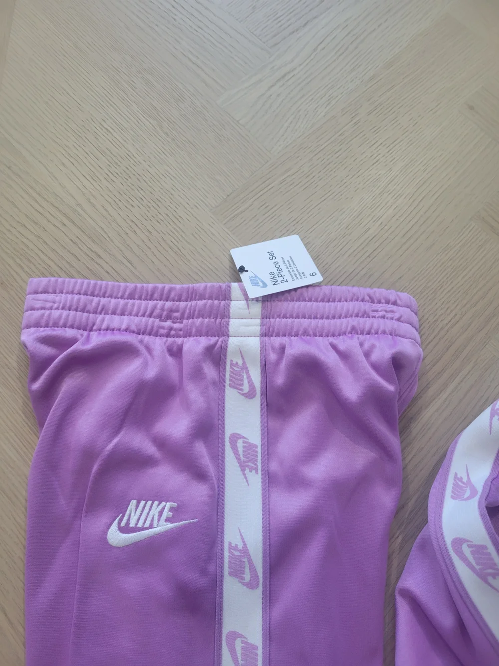 Nike Logo Taping Girls Track Suit. Purple. Size 6. Joggers And Zip Up Jacket - Picture 7 of 8
